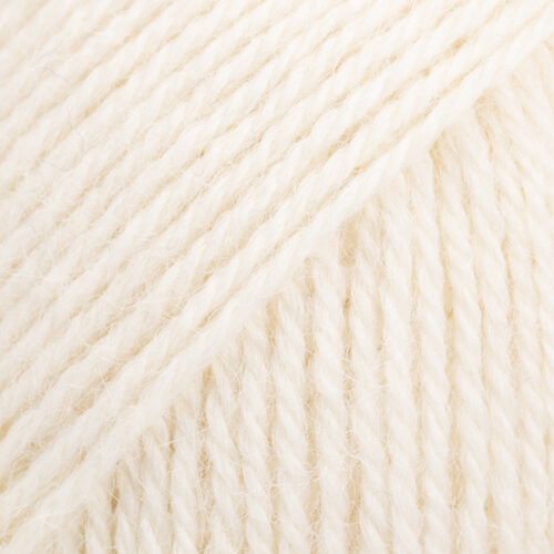 ovillo de lana de alpaca de la marca drops y color 100 blanco hueso