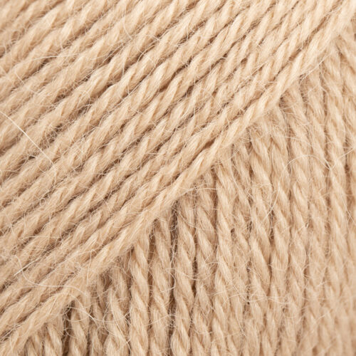 ovillo de lana de alpaca de la marca drops y color 302 camello