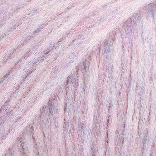 ovillo de lana, alpaca y poliamida de 50 gramas y 150 metros en grosor aran en color 15 bruma violeta