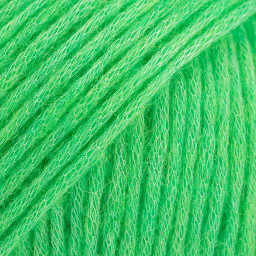 ovillo de lana, alpaca y poliamida de 50 gramas y 150 metros en grosor aran en color 43 verde perico